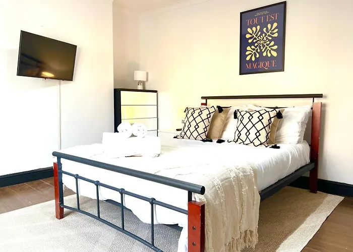 2 Bed Apartment- Camden Town