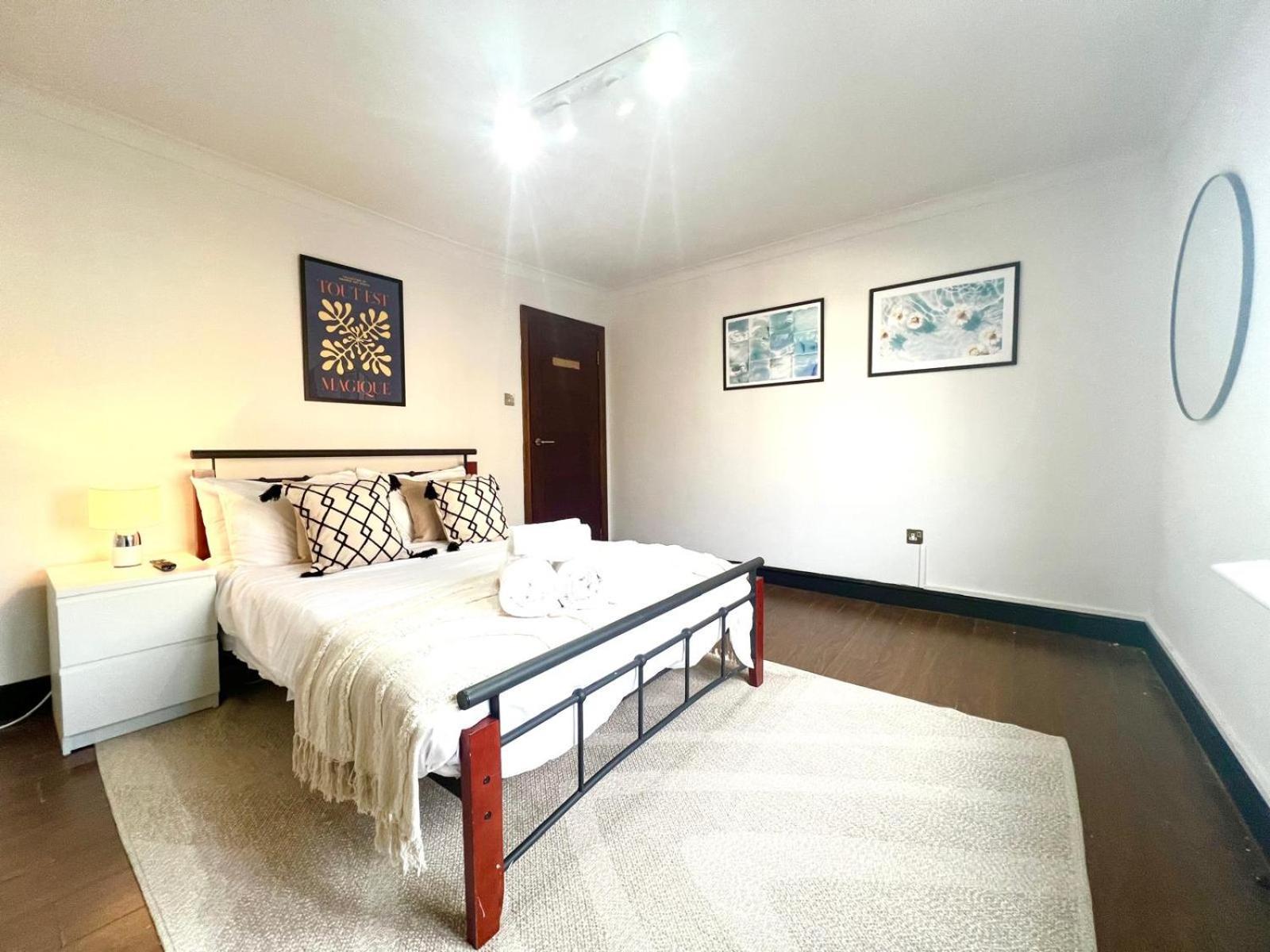 2 Bed Apartment- Camden Town * Londen