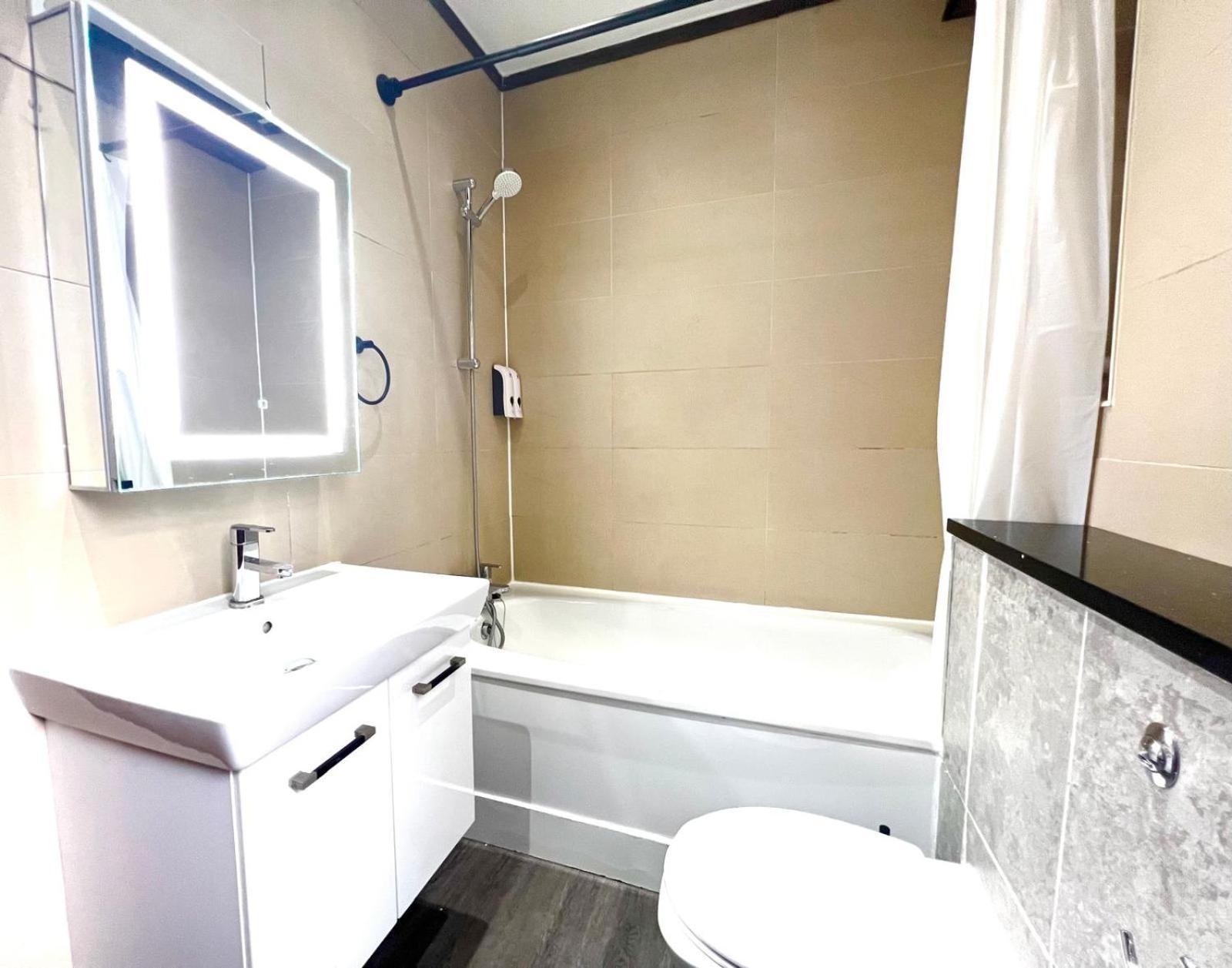 2 Bed Apartment- Camden Town * Londen
