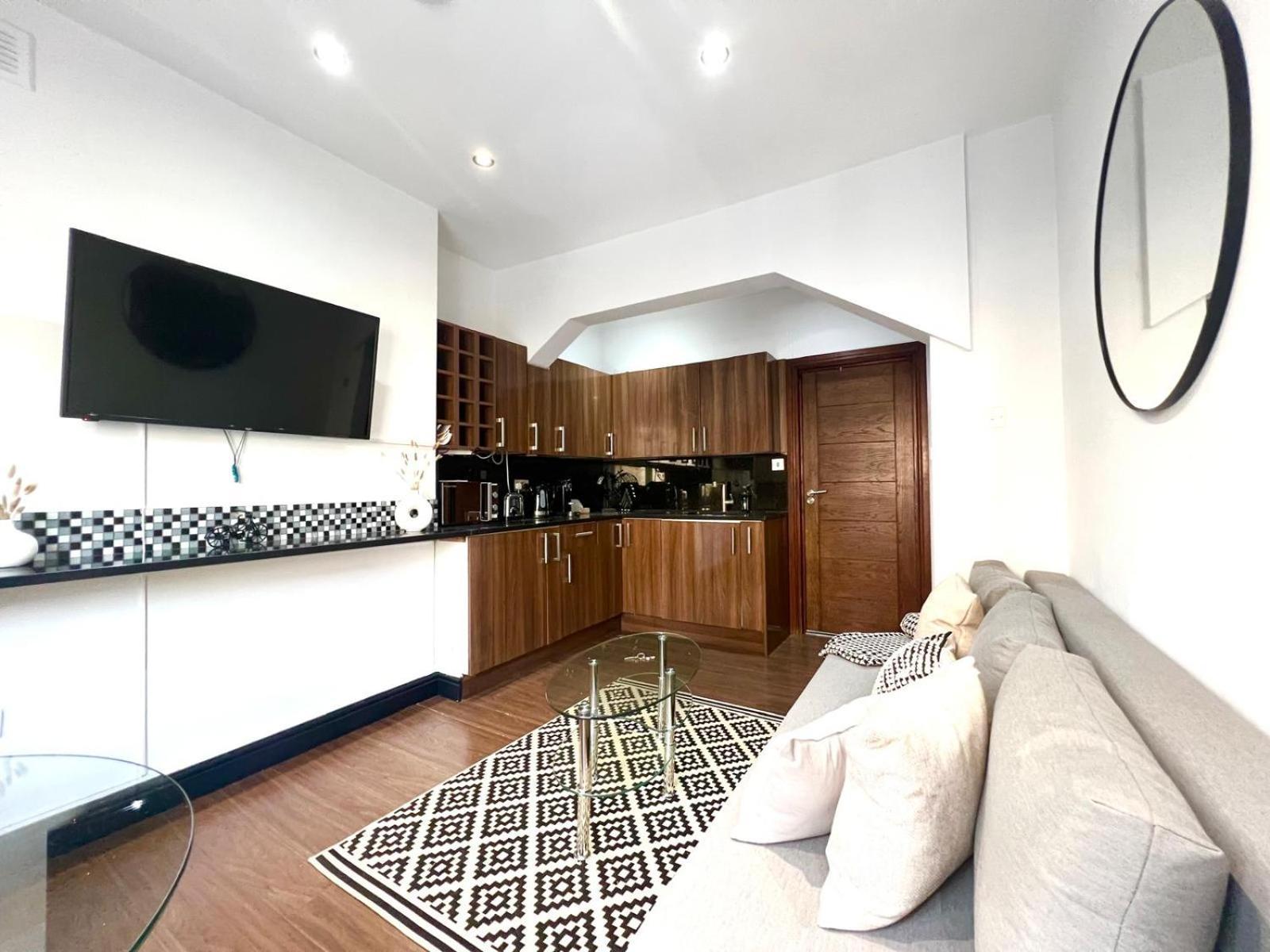 2 Bed Apartment- Camden Town Londen